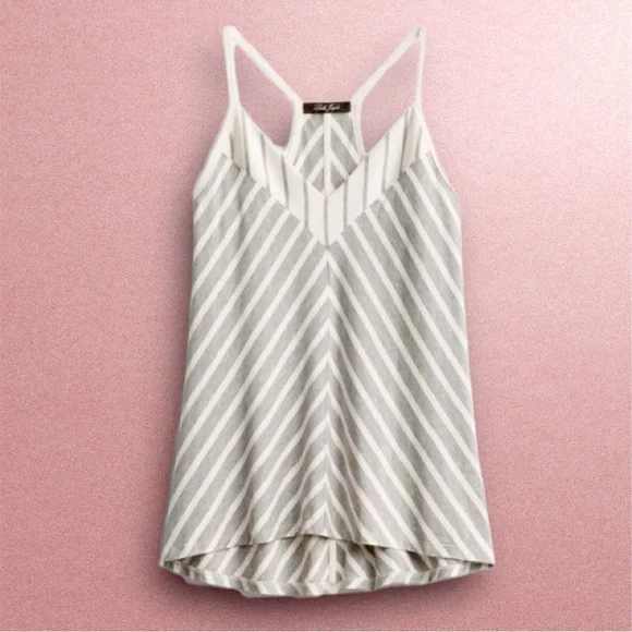 laila jayde naila v neck knit top Cinosural International School